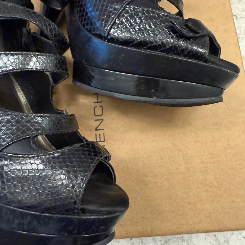 French Connection platform heels black‎